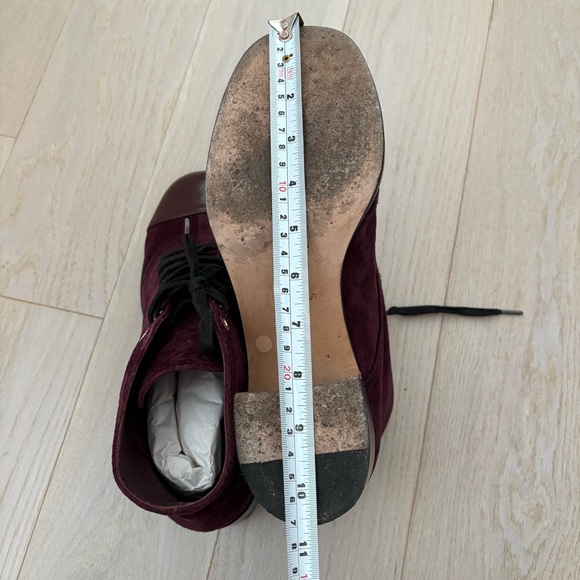 CHANEL Derby Wave Burgundy Leather CC Lace-up Ankle Boots 40C - Picture 14 of 16